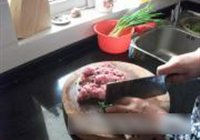 酿苦瓜的做法 步骤4