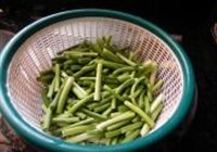 杏鲍菇拌蒜薹的做法 步骤4