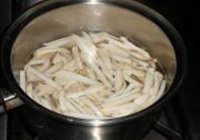 杏鲍菇拌蒜薹的做法 步骤8