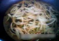 洋葱滑肉汤的做法 步骤9
