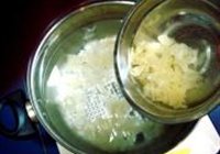 冰糖银耳莲子羹的做法 步骤4