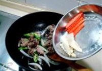 生煎黑椒鸭片的做法 步骤13