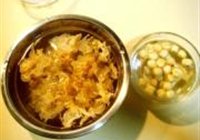 冰糖银耳莲子羹的做法 步骤1