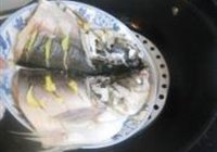 清蒸白鱼头的做法 步骤5