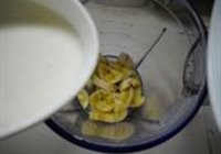 蔓越香蕉酸奶昔的做法 步骤4