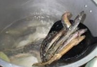 泥鳅淮山汤的做法 步骤7