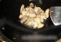 土豆炖鸡的做法 步骤6