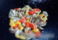 红黄椒炒茄子的做法 步骤7