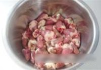 鸡心炖土豆的做法 步骤1