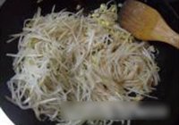 肉末咸菜黄豆芽的做法 步骤9