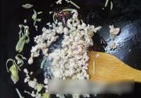 肉末咸菜黄豆芽的做法 步骤7