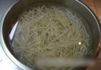 肉末咸菜黄豆芽的做法 步骤3