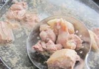 香菇鲜笋炖鸭的做法 步骤2