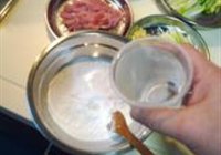 肉丝大拉皮的做法 步骤2