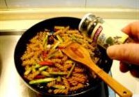 蔬菜黑醋汁拌意面的做法 步骤16