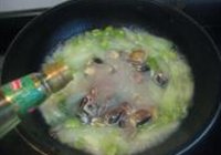 黄瓜豆瓣蛤蜊汤的做法 步骤6