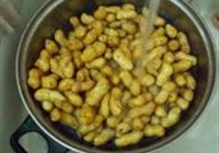 九味盐水花生的做法 步骤2