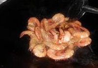 油爆虾的做法 步骤6