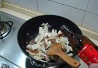 笋烧肉的做法 步骤4