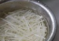 脆拌苤兰的做法 步骤3