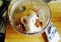 香蕉核桃冰激凌的做法 步骤6