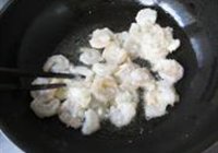 龙井虾仁的做法 步骤3