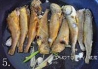 小黄鱼烧年糕的做法 步骤5