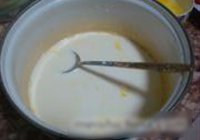 草莓果肉冰淇淋的做法 步骤2