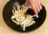 油焖春笋的做法 步骤4