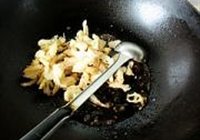 糖醋藕块的做法 步骤13