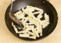 油焖春笋的做法 步骤3