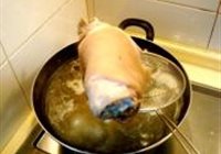 水晶肘子的做法 步骤1