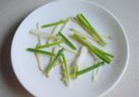 双椒鱼头的做法 步骤4
