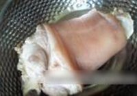 卤蛋冰糖酱肘子的做法 步骤1