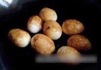 卤蛋冰糖酱肘子的做法 步骤4