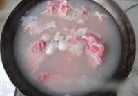 脊骨炖小白菜的做法 步骤4