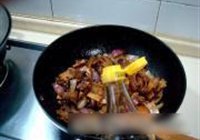 什锦蔬菜回锅肉的做法 步骤8