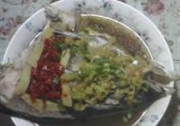 剁椒鱼头的做法 步骤4