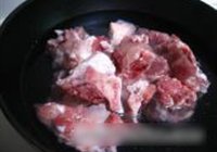 豆角土豆炖腔骨的做法 步骤1