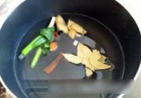 酱脊骨的做法 步骤2