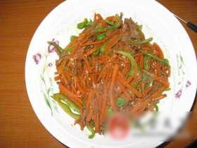 胡萝卜青椒肉丝