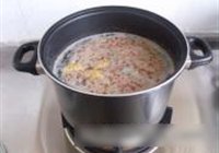土豆蛋炖排骨的做法 步骤3