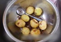 土豆蛋炖排骨的做法 步骤2