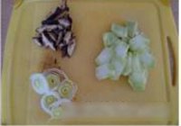 鸡胗炒河粉的做法 步骤4