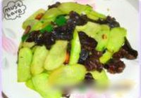 木耳炒黄瓜的做法 步骤8