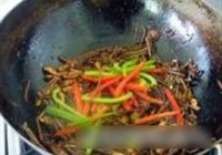 蕨菜肉丝的做法 步骤9