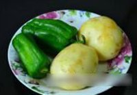 青椒土豆烧飞鸭的做法 步骤2