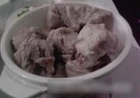 胡萝卜炖猪脊的做法 步骤2