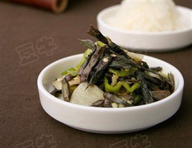 清炒干巴菌