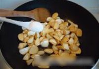油闷茭白的做法 步骤5